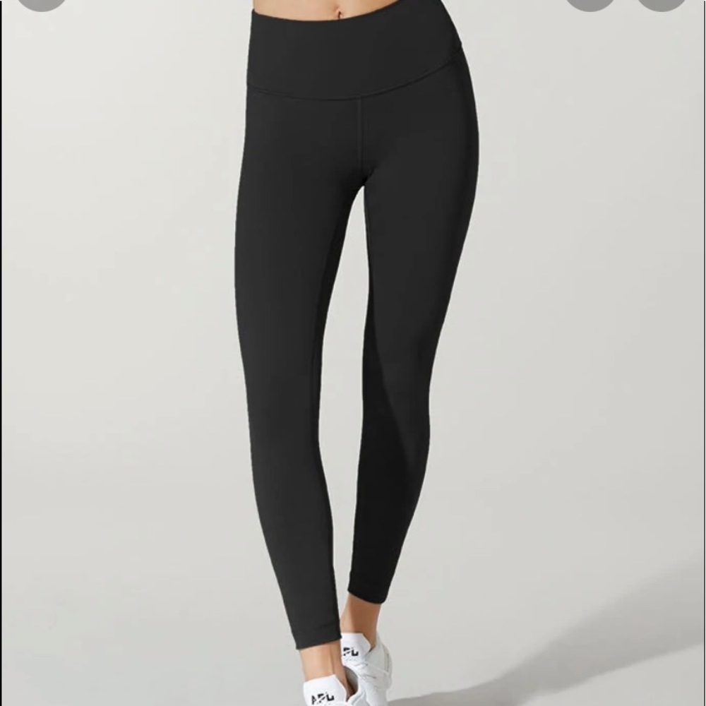 lululemon black wunder under leggings 28”